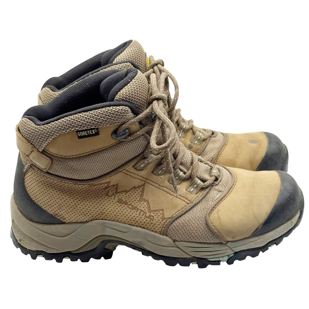 La Sportiva Beige Tan Lace-Up Hiking Boots